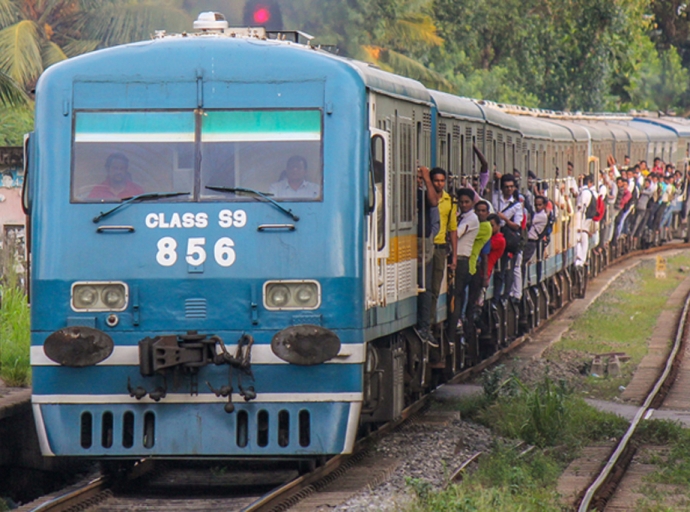 කොවිඩ් - 19 දුම්රියේ වේගයත් අඩුකරයි