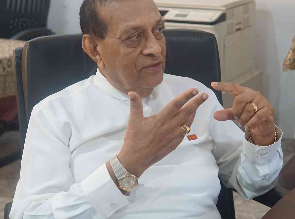 ජාතිවාදී, ආගමික වෛරී හැඟිම්වලින් තොර ජනාධිපතිවරණයකට පෙළ ගැසෙන්න - කරු ජයසූරිය