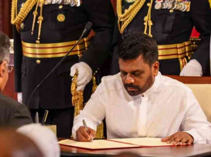 ක්‍රමයේ වෙනසක් ඇති කිරීමට නම් දක්ෂ, අවංක නිලධාරින් පත් කරන්න - සෞඛ්‍ය වෘත්තීයවේදීන්ගේ විද්වත් සංගමය